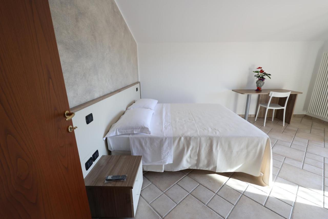 Bed And Breakfast A Casa Di Valerio Poggio Morello Esterno foto